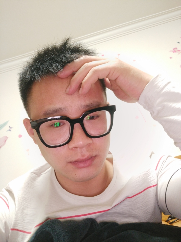 华灯初上的夜晚的第一张照片--金门交友网