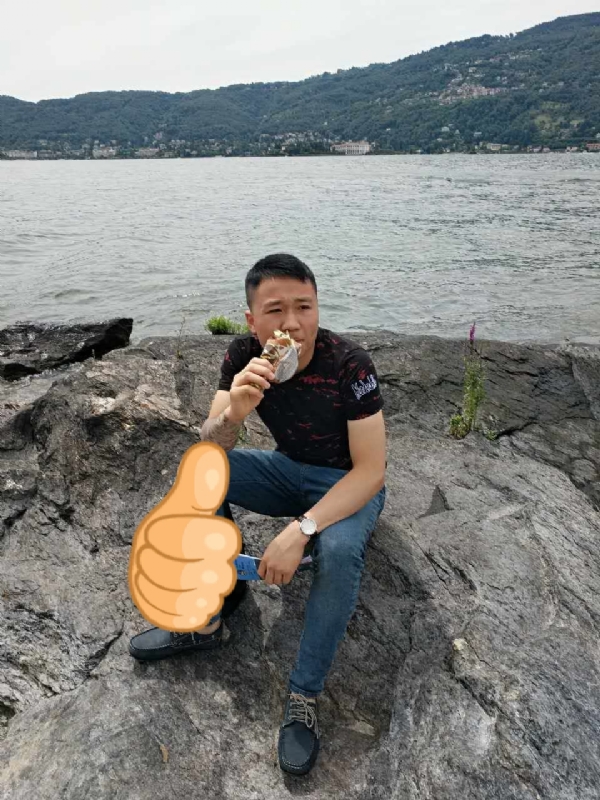 绚烂背后的平淡的第一张照片--金门交友网