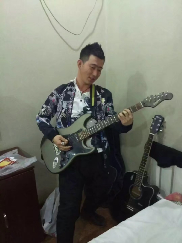 小吉他的第一张照片--金门交友网