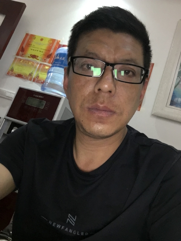 牵手的第三张照片--金门交友网