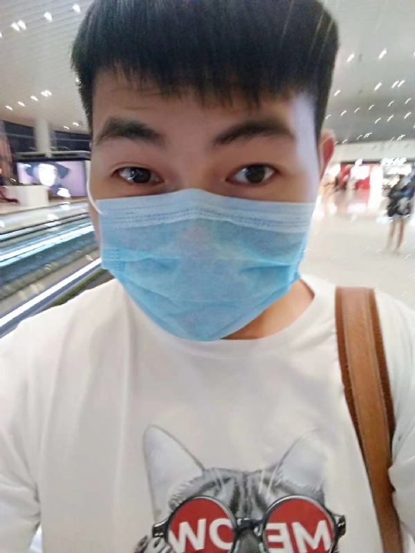 咔咔一顿的第一张照片--金门交友网