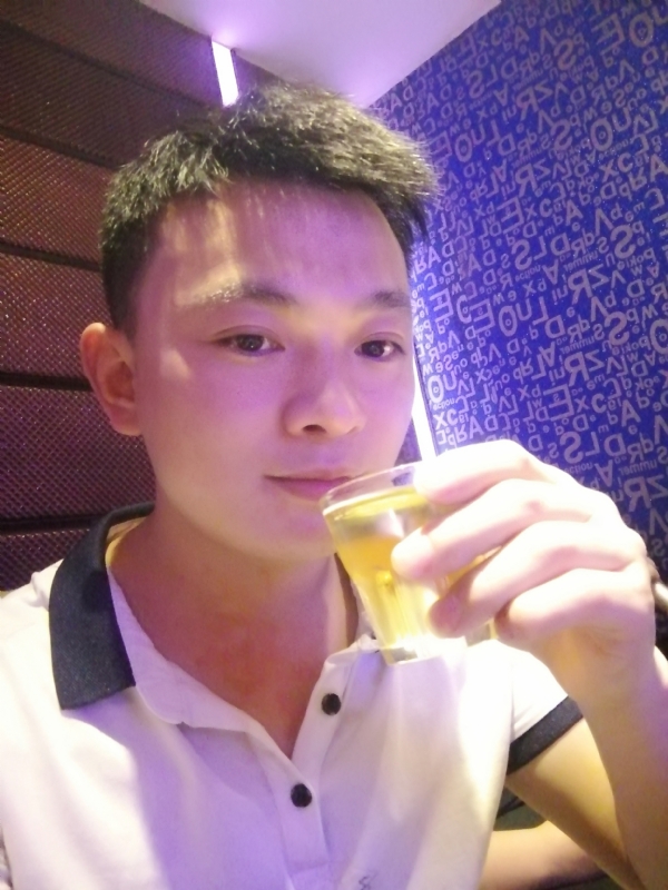 幸福的拥抱的第一张照片--金门交友网