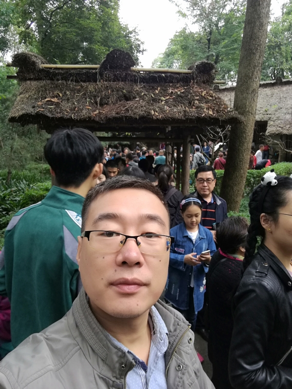 撑起一片天的第一张照片--金门交友网