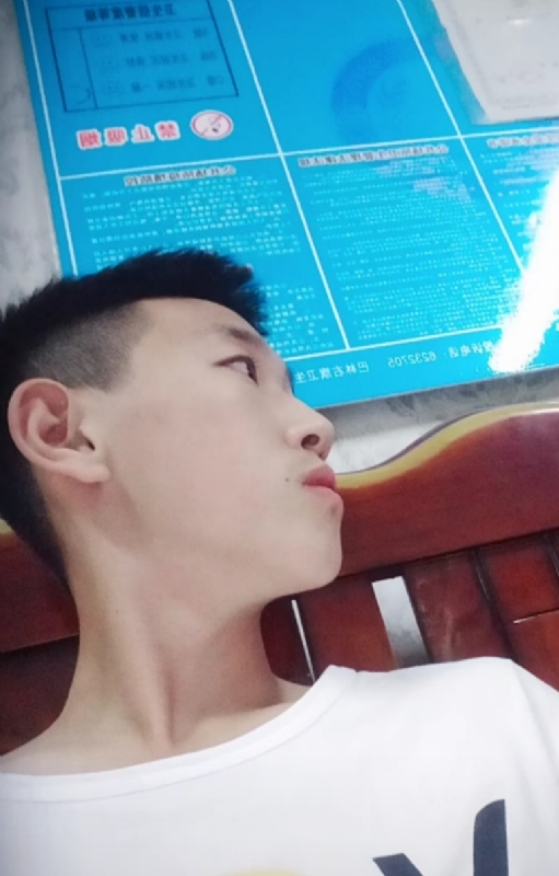高一名的第一张照片--金门交友网