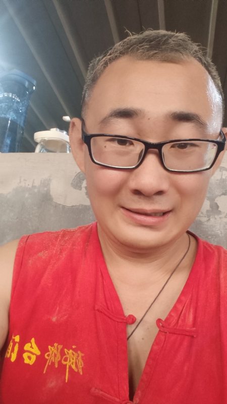 黑黑一笑的第二张照片--金门交友网