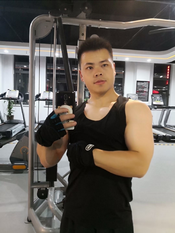 范迪塞尔的第二张照片--金门交友网